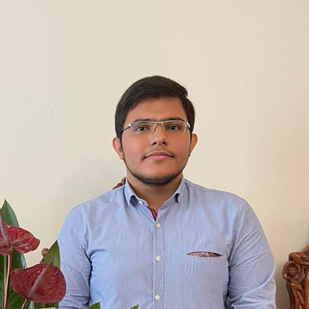 نیما ابولحسنی
